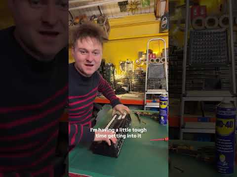 LETS SEE WHATS ON THE INSIDE #electronics #repair #engineering