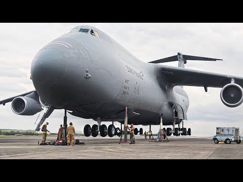 US Air Force Genius Process to Lift US Largest Aircraft