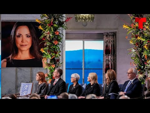 Hija de Maria Corina recoge el Premio Nobel de la Paz en su nombre