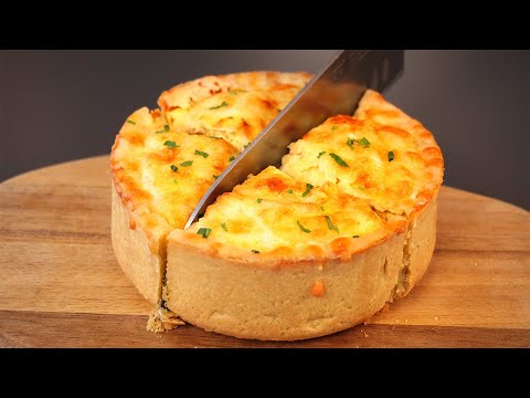 Stumped on dinner ideas? 🍏🍗🧀 Grab this pie and let your taste buds party! It's seriously yum.