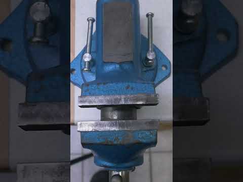 Corner vise mount
