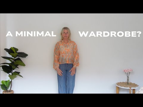 Is the 10 item wardrobe gaslighting you?