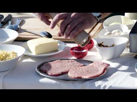 Classic Jägerschnitzel (Creamy Mushroom Sauce) - A Step by Step Recipe