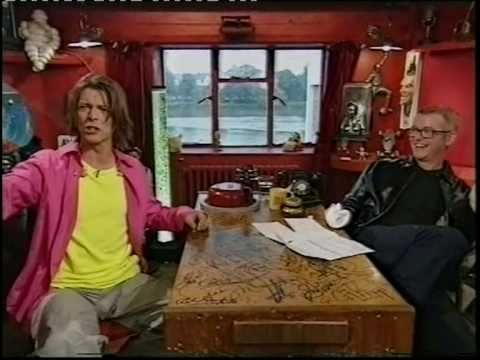 David Bowie - TFI Friday: interview + "Survive",1999 (русские субтитры)