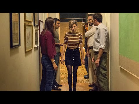 如果夫妻互看手机，会有多少隐藏的秘密，叹为观止的人性撕逼大戏，53万人打出8.5高分，21分钟看完2016年意大利喜剧电影《完美陌生人》