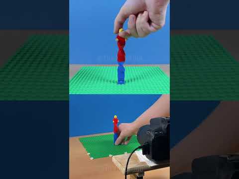 How to Twist a LEGO Minifigure