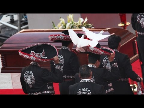 The final applause for Chespirito