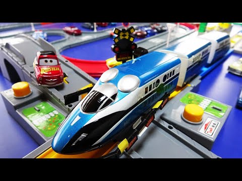 Plarail Thomas the Tank Engine and friends ☆ JR train, railroad crossing, station course