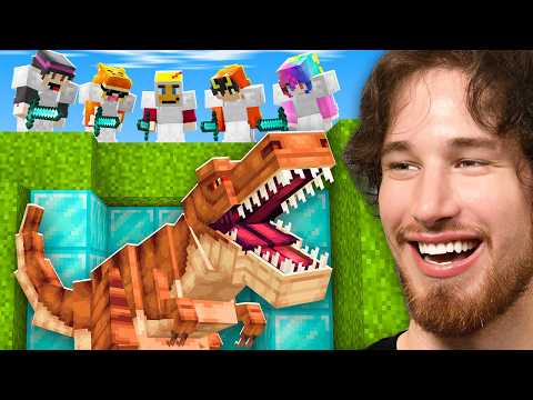 Minecraft Manhunt But I'm A DINOSAUR!