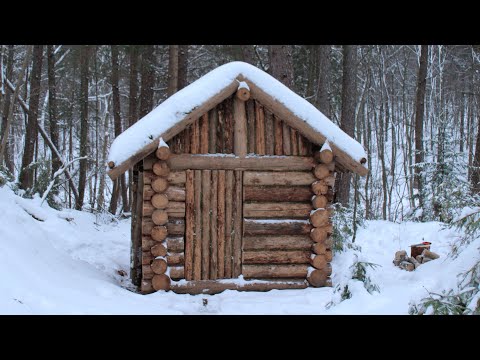 Bushcraft Cabin in the Woods - Crafting Bird Feeders