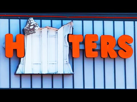 15 SECRETS Hooters Servers Want You to Know