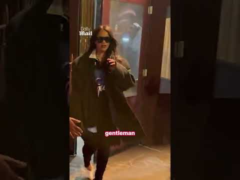 Rihanna hits back at bodyguard after door slams into her