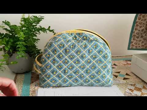 Мастер - класс  "Косметичка " Васильковое поле"