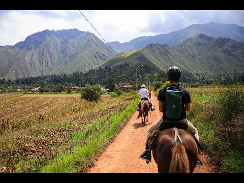 Horseback Riding Through the SACRED VALLEY!