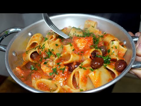 Calamarata Pasta with Cod and Black Olives, simple and delicious