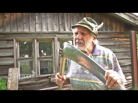 Local stories - mowing with a scythe in Benediktbeuern