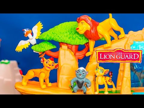 Demonstrating the Lion Guard Multipack with Bunga and Kion