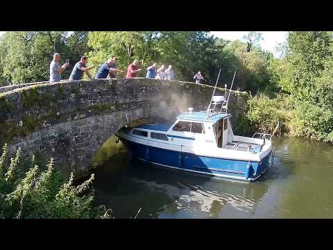 Idiots In Boats Caught on Camera