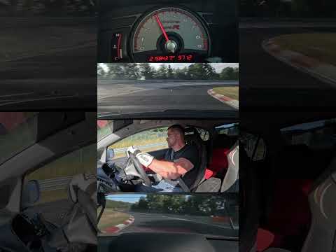 EARGASMIC Honda Civic FD2 Type R & NO BRAKES! // Nürburgring