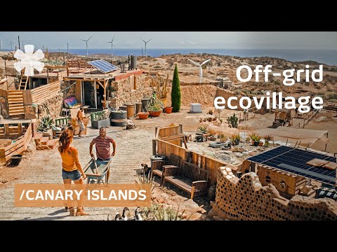 Couple builds off-grid ecovillage with friends & leftovers 🐎