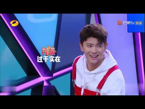 快本·任嘉伦单线版：陆大人秒变全场帮扶对象 全世界都知道你不会滑旱冰啦 《快乐大本营》20200229 Happy Camp