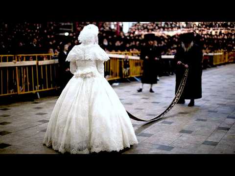 The outfit of a Hasidic Jewish bride