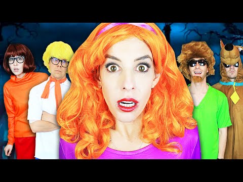 Giant Scooby Doo Game in Real Life at Haunted Hacker Castle! (24 Hours in DIY Disguise on Leap Year)