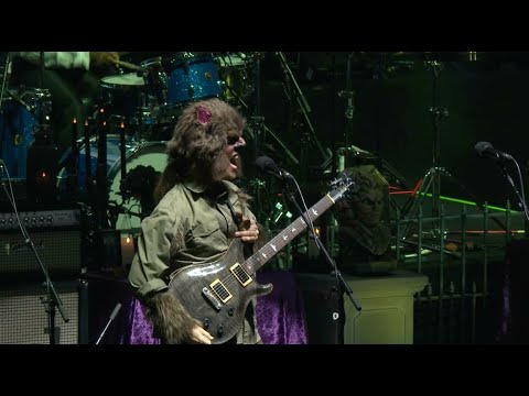 Billy Strings - Meet Me At The Crypt - 10.31.25 - FULL SHOW [Official]