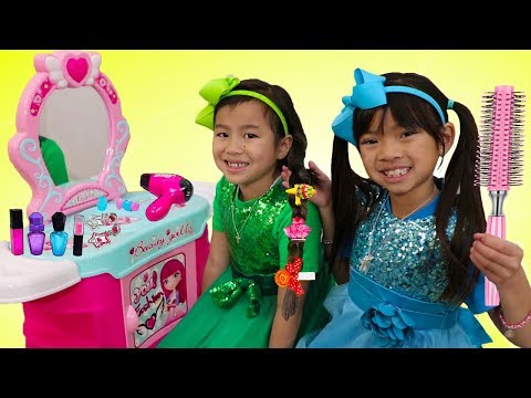 Emma & Jannie Pretend Play w/ Hair Styling Beauty Salon & Cute Kids Hair Styles Toys