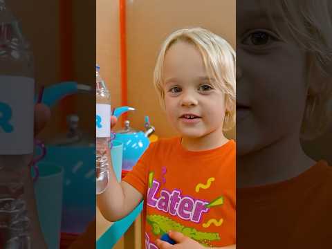 كريس يبحث عن المفاتيح والحلويات في مغامرة داخل صندوق