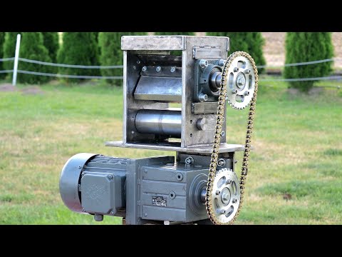 Making Mechanical Wood Chipper