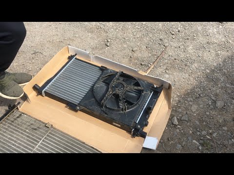 Меняем радиатор на автомобиле Daewoo Nexia вместе с девушкой