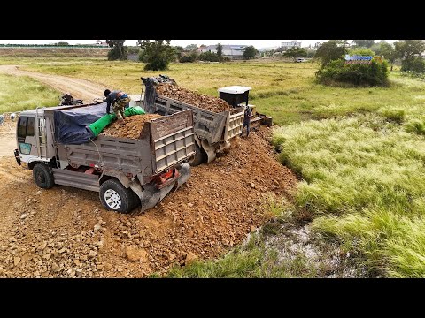 Amazing Move On Rocks Task! KOMATSU Bulldozer Show Tecchnique With Dump Trucks 5t