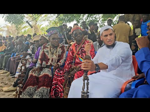 زعيم القبيلة يحكي كيف كانوا يعبدون الجن ويقربون له البشر عند تنصيب الملك | الكونغو