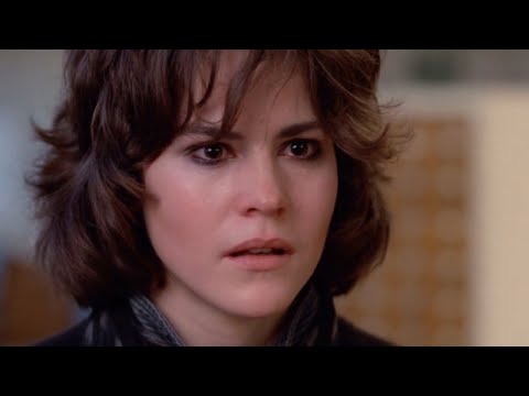 What the Hell Happened to Ally Sheedy?