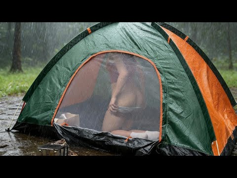 SOLO OVERNIGHT CAMPING IN THE RAIN - RELAXING IN THE TENT WITH THE SATISFYING SOUND OF NATURE