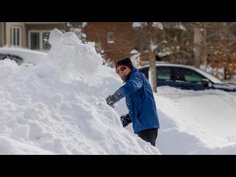 TORONTO CAN DIG IT: Cleanup after massive snowfall