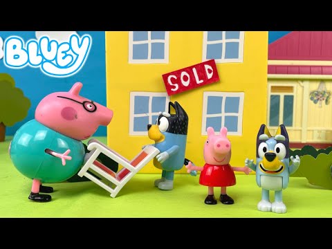 Bluey's New Neighbour Peppa Pig! 🏠 | Pretend Play with Bluey Toys | Bunya Toy Town