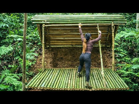 Build a bamboo bunker to survive alone in the jungle.