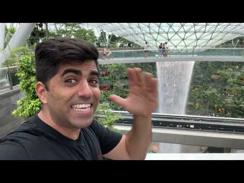 5 Secrets behind the World's Best Airport