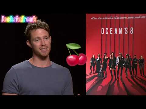 sandra bullock being a little too gay 👁👄👁🏳️‍🌈