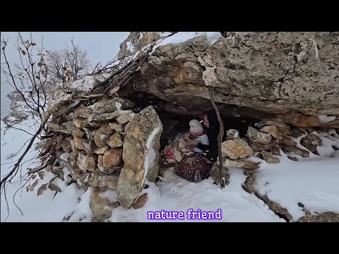 Nomadic Struggles: Nomadic Mother and Son Seek Shelter | Nomadic Life in the Harsh Winter ❄️🔥