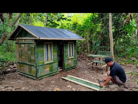 Camping di hutan membuat rumah bambu tempat berlindung di ganggu penunggu hutan