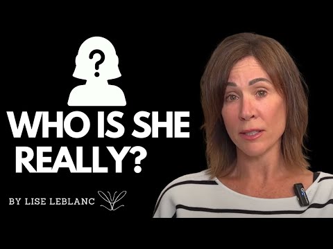 Two Women in One Body: 3 Signs of Borderline + Narcissist Traits