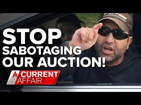 Family furious at neighbour who 'ruined' house auction | A Current Affair