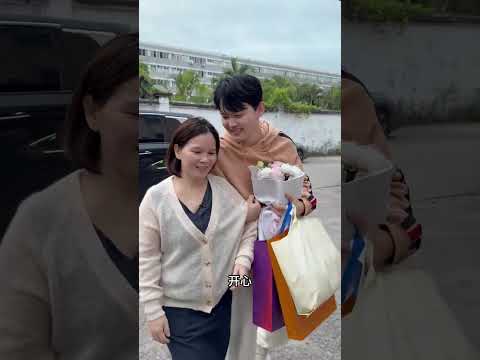 时隔二十年 苦苦寻找母亲 母亲却 拒绝和我们相认  思前想后，还是放心不下玲玲，还是希望能帮助玲玲继续学习，原以为可以顺利出来，结果又……#家庭#生活vlog#记录生活#资助#正能量