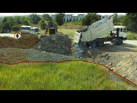 Nicely Sanitary landfill ! Remove Mud Flow zone Using DH17C3 Shantui DH17C3 Dozer & 25T Dump Truck