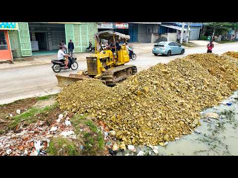 First Start a New Landfill Project! Delete Flooded Pond by Skill Dozer D20P Pushing Stone Into Water