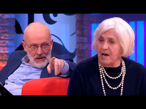 “Это не бардак, это подарки!” — мама не видит, как живёт в помойке