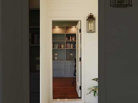 Who says work and play don’t mix? 🤝🏽 #homeoffice #workfromhome #outdoorliving #backyardliving